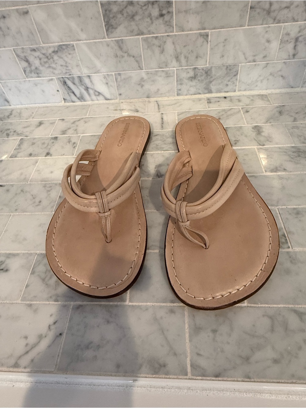 Bernardo Miami Beige Tan Leather Knotted Thong Sandals